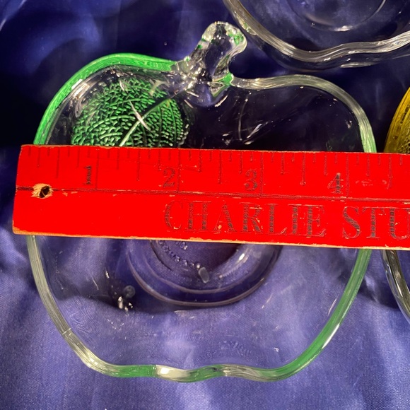 KIG INDONESIA SET OF 3 APPLE SHAPED GLASS BOWLS WITH COLORED LEAF - Picture 2 of 6